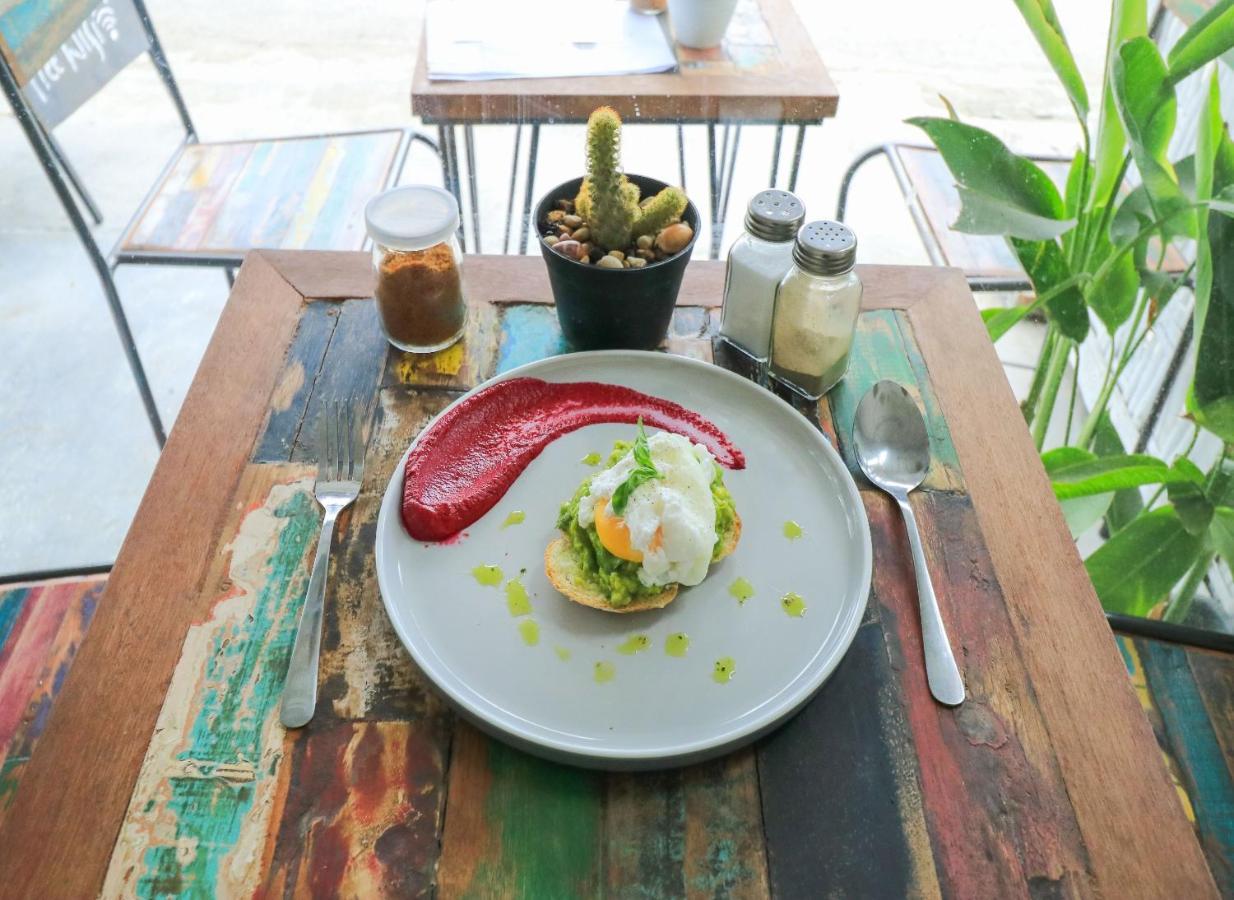 The Wina Echo Beach Guest House Canggu  Exterior photo